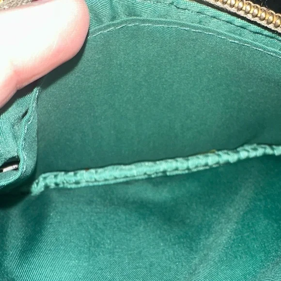 Travelon Quilted Snake Print Wristlet Pouch - Neutral Grey/Beige RFID - Picture 8 of 12